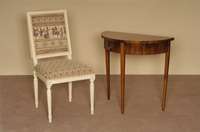 Konsolentisch, im Biedermeierstil, Nußbaum massiv, poliert, nach altem Vorbild von 1820/30, gute Verarbeitun, unter Verwendung alter Teile, ...