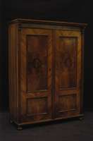 Schrank, um 1880/90, Nußholz furniert, zweitÜrig, restauriert, Alters- und Gebrauchsspuren, ca. 168x126x51 cm