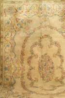 Savanery, Europa, um 1940, Wolle auf Baumwolle, ca. 424 x 300 cm, SchÄtzwert: 3800.- EURO, EHZ: 3. Dekorativer Weißgrundiger KnÜpfteppich aus ...
