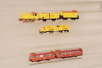 Maggi-Zug, MÄrklin, Trix und Roskopf, Spur HO, 80er Jahre, Lok und Bremswagen nachtrÄglich gelb lackiert, mit Mercedes L 5 HÄngerzug, Maggi, ...