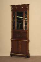 GrÜnderzeit Gaderobe, Frankreich, um 1900, Eiche massiv, mit zeittypischen Profilierungen und aufwendigen Schnitzereien geziert, umlaufend ...