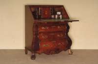 BarockstilsekretÄr, Holland, Korpus Weichholz/Hartholz, Wurzelfurnier, z.T. gespiegelt, schÖnes Furnierbild, Kanten abgeflacht, TatzenfÜße, ...