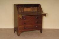 SekretÄr, England, um 1810, George III, Eiche massiv, RÜckwand Weichholz, SchrÄgklappe, 3 Schubladen, schlicht gehaltene FÜße, typisch aus der ...