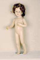 Kinder-Schaufensterpuppe, deutsch, 60er/70er Jahre, bemaltes Gesicht, partiell berieben, l. Alters- und Gebr.-Spuren, H. ca. 90 cm