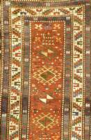 Kuba Antik, Kaukasus, um 1890, Wolle auf Wolle, ca. 146 x 73 cm, SchÄtzwert: 1600.- EURO, EHZ: 4-5. Interessanter KnÜpfteppich, Se lten.