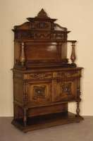 Anrichte mit Prunkaufsatz, Frankreich, um 1880, Henry II, Korpus Nußbaum bzw. Eiche massiv, Eichefurnier, unten offene Ablage, 2 TÜren und 2 ...