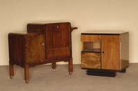 BarschrÄnkchen, um 1925, ArtDeco, Korpus Weichholz, Nußbaumfurnier, in Form eines Teewagens, zwei TÜren, rechte TÜr abklappbar, Innenleben ...