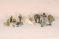 Konvolut Elastolin/Lineol, 30er Jahre, Wildtiere mit JÄger, 8 versch. Hasen, Wiesel, 2 EichhÖrnchen, Fuchs, 2 Raben, 2 Hirsche, Ricke und 2 ...