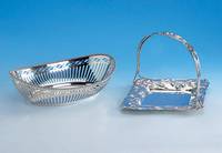 Henkelanbietschale, Österreich um 1900, 800er Silber, Meistermarke TK unged., reiner Jugendstil mit Kirschen- und Blumendekor, BodenrÜcks. mit ...
