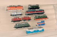Konvolut E-Loks, 60er Jahre, Spur HO, Gleichstrom, insgesamt 8 E-Loks und eine Diesellok, Überwiegend Piko, 1 x Roco, 1 x Liliput, dazu 6 ...