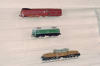 E-Lok, MÄrklin, 90er Jahre, Spur HO, Nr. 3352, Betr.-Nr. 14301, Schweizer Krokodil, eine Gelenksschraube lose, jedoch vorhanden, im orig. Karton, ...