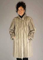 Graue Nerzjacke, Gr. 40, Label: Pelzatelier Busch, DÜsseldorf, 2 Einschubtaschen, RÜckenl. ca. 90 cm