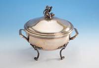 DeckelschÜssel, deutsch 800er Silber, ca. 1465 g, auf 4 FÜßen stehend, 2 Griffe, BekrÖnung mit Putto auf Fisch, H ca. 25 cm, D ca. 22 cm