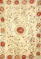 Susani Antik, Persien, um 1900, Seide auf Baumwolle, ca. 213 x 154 cm, Schätzwert: 1800.- EURO, EHZ: 3-4. Typischer Susani aus de r frühen Zeit, ...