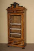WÄsche- bzw. Kleiderschrank, deutsch, um 1870, Korpus Weichholz, abgeschrÄgte Ecken, Wurzelnußfurnier doppelt gespiegelt, schwarze Zierleisten ...