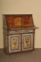 Konvolut aus BauernmÖbeln, teilweise um 1880/1900, bestehend aus SekretÄrschrank, HÄngeschrÄnkchen, Wasserbank und 2 StÜhlen, Weichholz, z.T. ...
