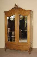 Kleiderschrank, Belgien, um 1880, Renaissance, Einfluß von Aachen/LÜttich, Eiche massiv hell, zweitÜriges MÖbel mit facettierten ...