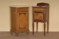 2 Nachttische, Frankreich, um 1890, Korpus Weichholz/Hartholz, Bergahorn- und RÜsterfurnier, z.T. gespiegelt, klassizisitische Rillenverzierung, ...