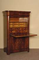 Schrank- bzw. StandsekretÄr, deutsch, um 1850, SpÄtbiedermeier, Korpus Weichholz, Mahagonifurnier, aufwendiges Innenleben, farblich ...