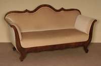 Sofa, sÜddeutsch/Pfalz, um 1835/45, Korpus Weichholz, dickes Wurzelnußfurnier gespiegelt, Polsterung alt belassen, Bezug spÄter, ...