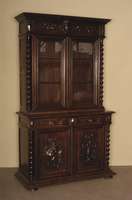Glasaufsatzschrank, Frankreich, um 1880, Korpus Eiche massiv, RÜckwand Weichholz, in den Ecken gedrechselte SÄulen in Korkenzieherform, ...
