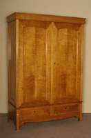 Kleider- bzw. WÄscheschrank, deutsch, um 1910 , Jugendstil, Korpus Weichholz, Kirschbaumfurnier, zweitÜriges MÖbel mit gerahmten Inlets, leicht ...