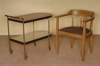 rollbarer Serviertisch, ArtDeco, um 1920, Korpus Weichholz, Palisanderfurnier, mit Glasplatten, Messinggestell auf Rollen, Gebrauchsspuren, ca. ...