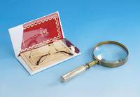 CARTIER Sonnenbrille im orig. Etui, selbsttÖnende GlÄser, Gestell vergoldet, BÜgelabschlÜsse bordeauxfarben mit Cartier- signetten an den ...