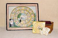 Wahrsagerkarten und Spiel, Mlle Lenormand, um 1860, 36 Wahrsagerkarten, kol. Stiche, No 17 fehlt, 20 HÜlsen mit Wahrsagerzettelchen, 2 Spielkasten ...