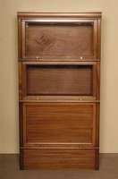 BÜcherschrank/Bookcase, England, um 1920, Mahagoni massiv, MessingbeschlÄge, patentiert unter der Bezeichnung "elastic book case", ...