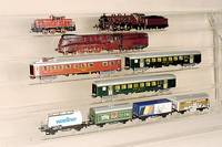Großes Konvolut MÄrklin, 50er-80er Jahre, Spur HO, bestehend aus: 4 Loks, Nr. 3089 (kÜnstlich gealtert), 2 x Nr. 3665 BR 260 und Nr. 3111, ...