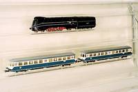 Stromlinienlok, MÄrklin, 1973, Spur HO, Nr. 3094, schwarz, intakt, sehr guter Zustand, im orig. Karton (oben)