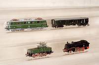E-Lok, MÄrklin, 1964-77, Spur HO, Nr. 3050, olivgrÜn, intakt, guter Zustand, dazu ein GepÄckwagen mit Aufschrift 4017, dieser bespielt u. z.T. ...