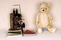 Laterna Magica bzw. Camera Obscura, um 1940, Blech, schwarz lackiert, gemarkt J.F., kann mit GlÜhbirne betrieben werden, Elektrifiz. wohl sek., ...
