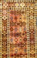 Meshgin, Persien, ca. 70 Jahre, Wolle auf Baumwolle, ca. 342 x 110 cm, Schätzwert: 1100.- EURO, EHZ: 3-4. Mit Kaukasischer Muster ung, seltenes ...