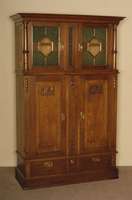 Mehrzweckschrank, deutsch, um 1900, Korpus Weichholz, Eichefurnier, Fußleiste als Sockel, Lisenen z.T. mit gedrechselten VollsÄulen, massive ...