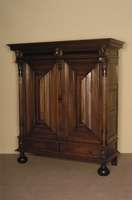 Schrank, deutsch, um 1860, SpÄtrenaissance, Eiche massiv, auf balusterfÖrmigen FÜßen, Lisenen mit vorgesetzten, gedrechselten VollsÄulen, ...