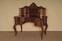 Damenschreibtisch, deutsch/wohl Dresden, um 1845/50, 2. Barock, allseitig geschweift, Mahagoni- bzw. Pyramidenmahagonfurnier, bis zu 6-fach ...