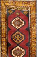 Konja, Türkei, um 1950, Wolle auf Wolle, Schätzwert: 990.- EURO, EHZ: 3. ca. 237 x 120 cm, schöne Farbgestalt. Guter Zustand.