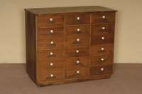 Arznei- bzw. Optikerschrank, deutsch, um 1880/90, Weichholz, zusammengesetzt aus Älteren Teilen, ursprÜnglich Schilde fÜr Beschriftung, ...
