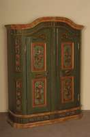 Spaltschrank, sÜddeutsch/Bodensee, um 1830, Front auf Rahmen gearbeitet, Fuß mit integrierten Blindschubladen, BeschlÄge aus der Zeit, bunte ...