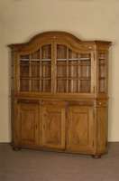 Aufsatzschrank, deutsch, um 1830, Eiche massiv, dreitÜriger Unterbau mit verkrÖpften Seiten auf gedrÜckten KugelfÜßen, TÜrinlets mit ...
