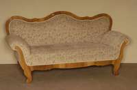 Sofa, deutsch, um 1820, Biedermeier, Weichholz, Kirschbaumfurnier, RÜckenlehne mehrfach geschweift, Polsterung guter Zustand, Bezug 60er/70er ...