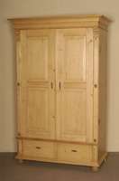 Weichholzschrank, deutsch, um 1880, Tanne massiv, gelaugt, geschliffen und gewachst, Kopfleiste doppelt getreppt, TÜren mit DoppelfÜllungen, ...