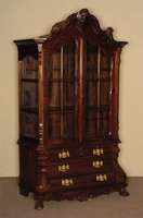 Barockstilvitrine, Holland, nach altem Vorbild , Korpus Weichholz/Hartholz, Wurzelnußfurnier z.T. gespiegelt, schÖnes Furnierbild, Kanten ...