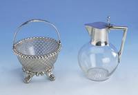 Deckelkanne, Kristallglas, Montur 800er Silber, Meistermarke Strube & Sohn, Leipzig, H. ca. 19.5 cm, Klappscharnier