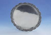 Anbietplatte, 800er Silber, 50er Jahre, feiner Guß, part. nachgestochen, ca. 485 g, Rand mit BlÜtendekor, D. ca.30 cm