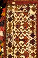 Igdir-Mafrasch, Turkestan, um 1890, Wolle auf Wolle, ca. 73 x 32 cm, SchÄtzwert: 1600.- EURO, EHZ: 4, mottenfras.Baumartige Motive auf ...