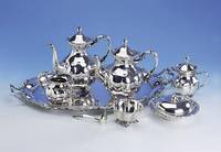 Kaffee- und Teeservice, Mexiko 60/70er Jahre, 925er Silber, best. aus: Kaffeekanne (H. ca. 25.5 cm), Teekanne (H. ca. 21.5 cm), GebÄckdeckeldose ...