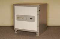 BurgwÄchter, C2F-Stahlschrank, RAL 626/2, Zahlenschloß, Versicherungsschutz gewerblich Euro 50.000,-, privat Euro 100.000,-, ca. 500 kg, Neupreis ...